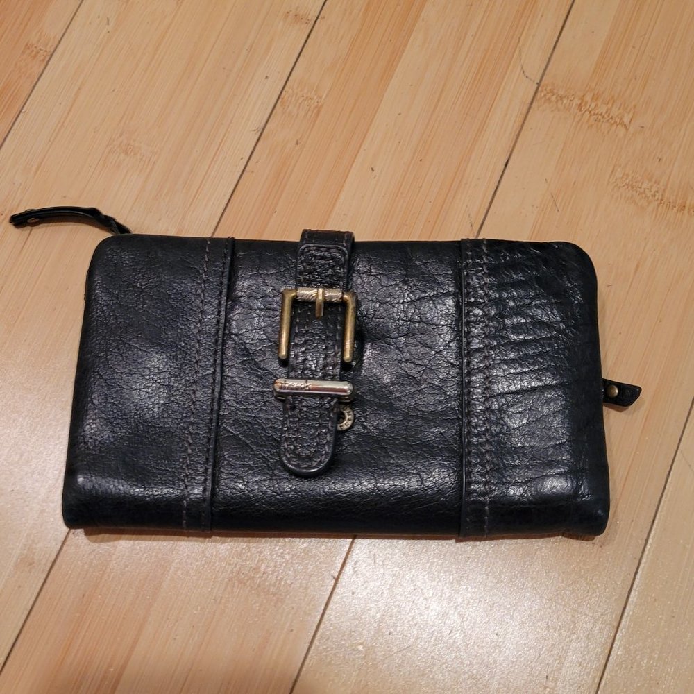 The Sak leather billfold